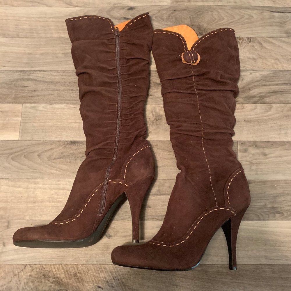 BROWN SUEDE WITH  FULL ZIP BOOT SIZE 10B